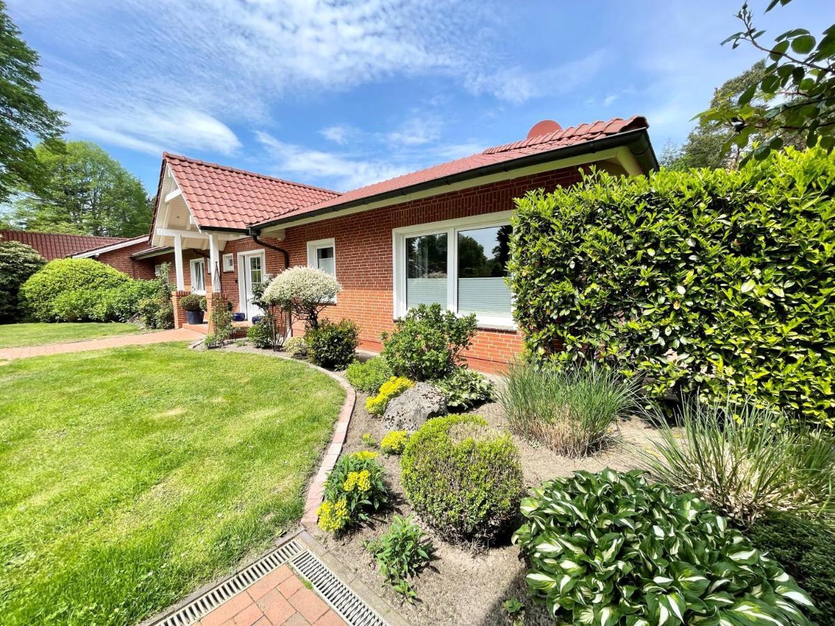 Landhaus am Wald mit Garten mit 1 Schlafnische und 1 Schlafzimmer Aurich  Exterior foto