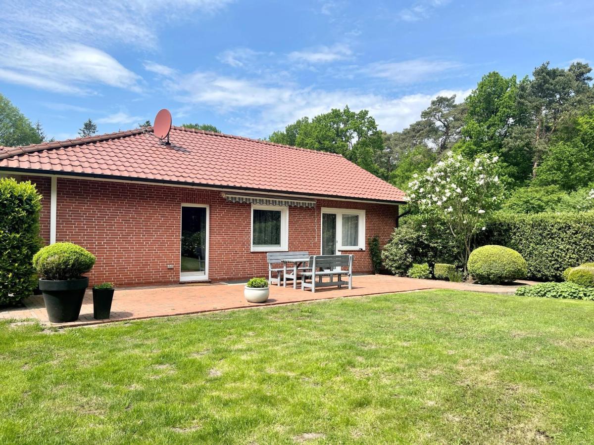 Landhaus am Wald mit Garten mit 1 Schlafnische und 1 Schlafzimmer Aurich  Exterior foto