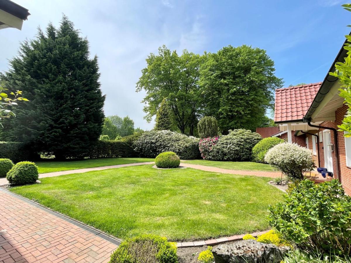 Landhaus am Wald mit Garten mit 1 Schlafnische und 1 Schlafzimmer Aurich  Exterior foto