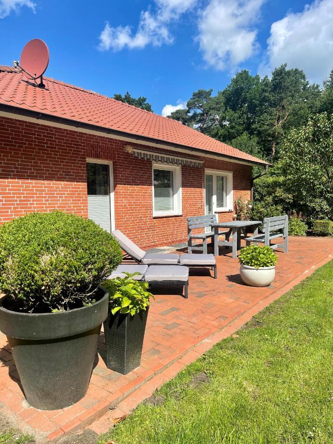 Landhaus am Wald mit Garten mit 1 Schlafnische und 1 Schlafzimmer Aurich  Exterior foto