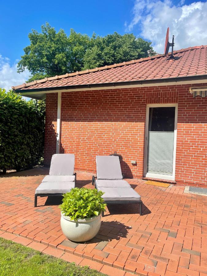 Landhaus am Wald mit Garten mit 1 Schlafnische und 1 Schlafzimmer Aurich  Exterior foto